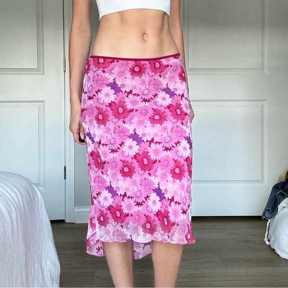 Dresses & Skirts - Vintage midi pink floral skirt